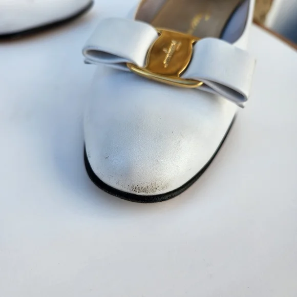 Salvatore Ferragamo Vintage '00 Vara White Leather Flats With Bow - Picture 7 of 15